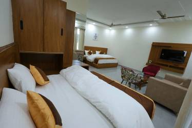  Comfortable Room in Ghaziabad