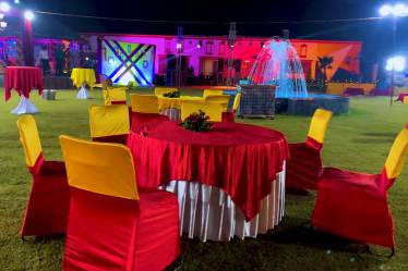 Dinner Table service in Ghaziabad