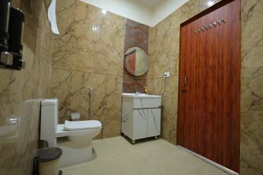 Room with Luxury Bathroom in Ghaziabad